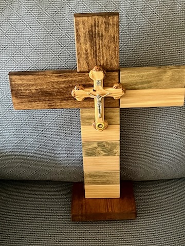 P02 - Rustic Cross with Jesus