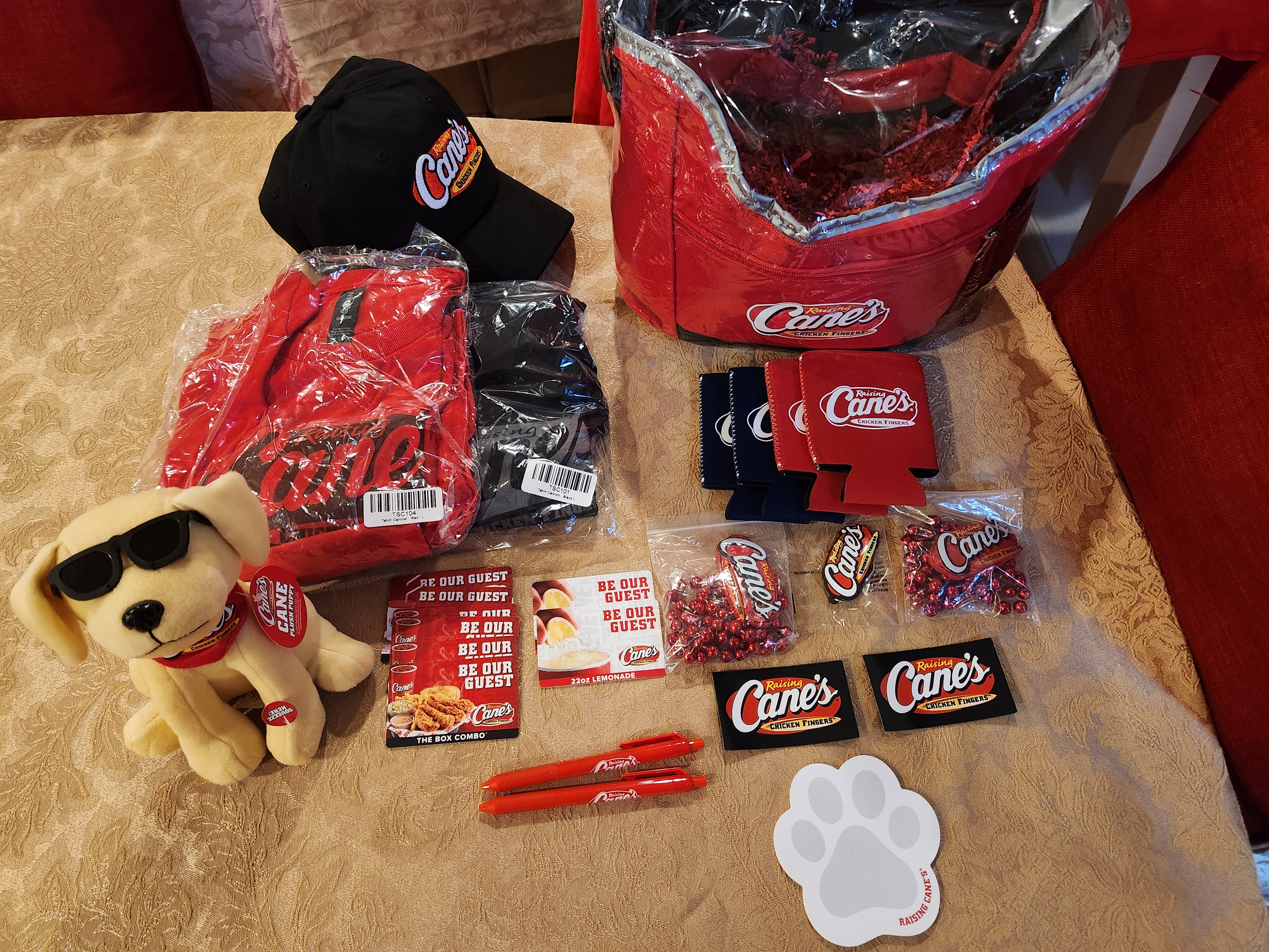 (P20) Raising Canes Gift Basket w/(6) meal cards & (2) 22oz Lemonades & multiple Items